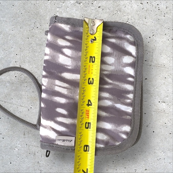 EDDIE BAUER Gray/White Tie Dye Travel Wallet with Strap. - Picture 16 of 16